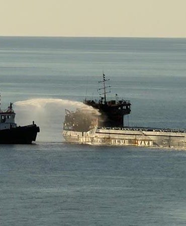 Karadeniz’de saldırıya uğrayan gemi, Giresun açıklarına sürüklendi