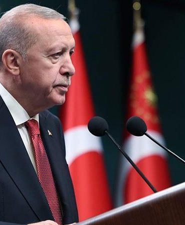Cumhurbaşkanı Erdoğan: Milletimizin hak ve hukukunun korunması bizim kırmızı çizgimizdir