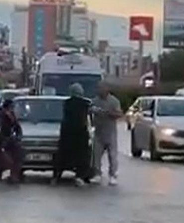 Trafikte tartıştığı kişinin otomobilini tekmeledi, 180 bin lira ceza uygulandı