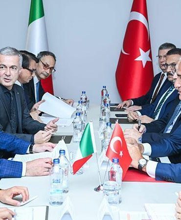 Bakan Ersoy, İtalyan mevkidaşı Giuli ile bir araya geldi