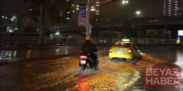 İzmir’de sağanak etkili oldu