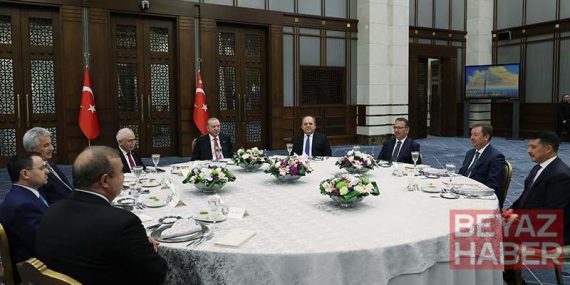 Cumhurbaşkanı Erdoğan, yüksek mahkeme başkanlarıyla yemekte bir araya geldi