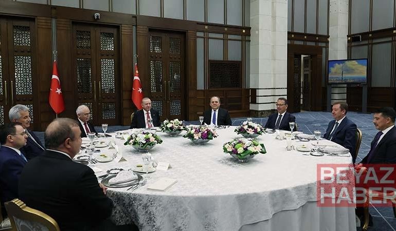 Cumhurbaşkanı Erdoğan, yüksek mahkeme başkanlarıyla yemekte bir araya geldi