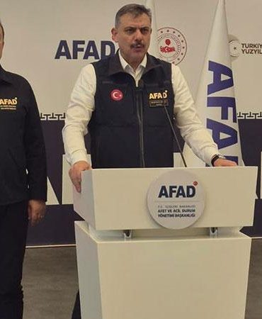 Bakan Çiftçi: Ekiplerimiz 6 vatandaşımızı bulmak için aralıksız çalışıyor