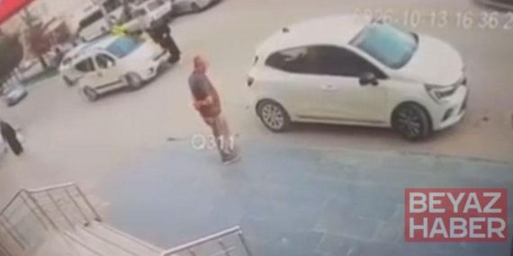 Hafif ticari aracın yayaya çarptığı kaza kamerada