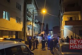Boşaltılan binada balkon çöktü, sokak giriş-çıkışa kapatıldı