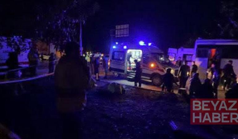 Tarım işçilerini taşıyan midibüs ile TIR çarpıştı: 17 yaralı