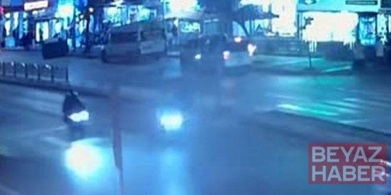 İki motosikletin çarpıştığı kazada 1 yaralı; o anlar kamerada