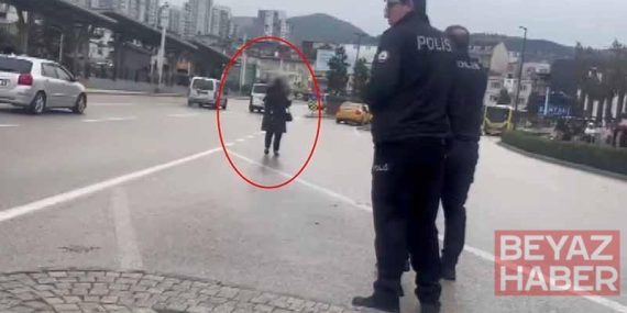 Eşinin, çocuklarını göstermediğini iddia edip, boğazına bıçak dayadı
