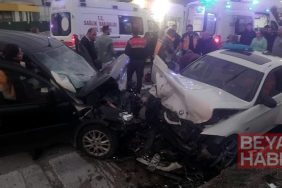 Gebze’de iki otomobil çarpıştı: 4 yaralı