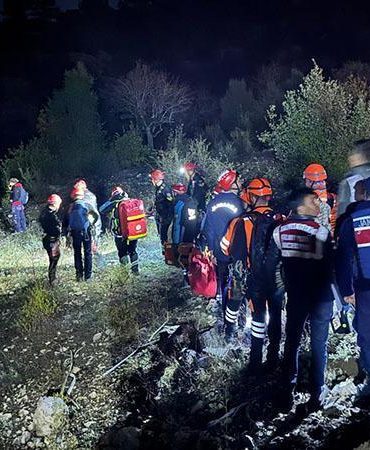 Eğitime geldikleri kanyonda kaybolan İHH gönüllüleri kurtarıldı