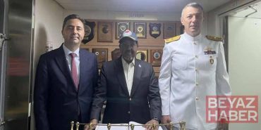 Somali Cumhurbaşkanı Mahmud, Çağrı Bey sondaj gemisini ziyaret etti