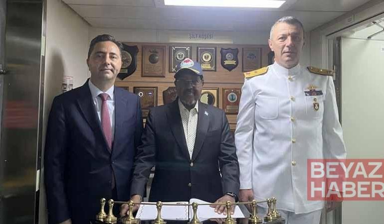 Somali Cumhurbaşkanı Mahmud, Çağrı Bey sondaj gemisini ziyaret etti