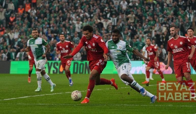 Bursaspor’un golcüsü Iheanacho’dan üst üste 11 maçta gol