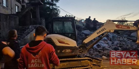 Zonguldak’ta 3 katlı bina çöktü; enkazda kalan 2 kişiden 1’i kurtarıldı