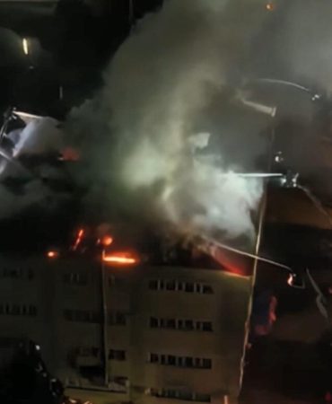 Tuzla’da ayakkabı fabrikasında yangın; ekipler alevlere müdahale ediyor