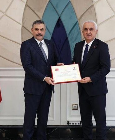 Bakan Çiftçi, 17 mülki idare amirine başarı belgesi verdi