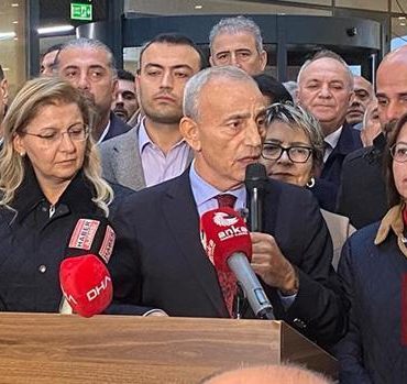 İstanbul'da CHP'li 3 ilçe belediyesi Yeni Parti’ye geçti