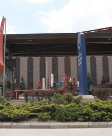Borsada fon aldılar makamdan oldular
