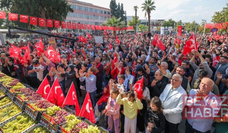 Milleti soyanlara karşı savaştayız!