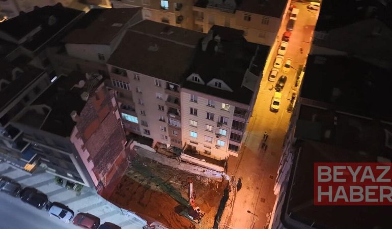 Bahçelievler'de istinat duvarı yıkıldı: İki binadaki 20 daire tahliye edildi