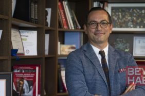 Türk spor cerrahı, dünyanın gözü önünde canlı cerrahiye imza attı