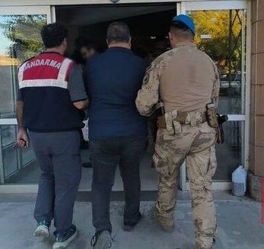 İzmir'de FETÖ şüphelisi yakalandı