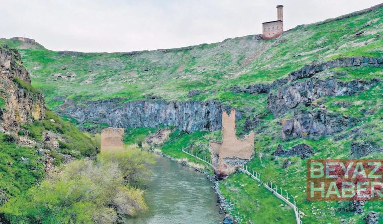 Ani Köprüsü yeniden yapılıyor