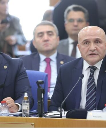 Fon düzenlemesi komisyonda kabul edildi
