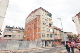 7 katlı bina çatlaklar sebebiyle tahliye edildi