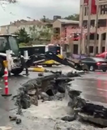Eyüpsultan'da yol çöktü! Yağış sonrası korkutan manzara
