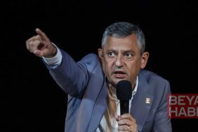 SON DAKİKA… Özgür Özel A Haber’i hedef gösterdi! Muhalefetin tehdit siyasetine tepki yağdı: Yerli ve milli medya konforlarını bozdu!