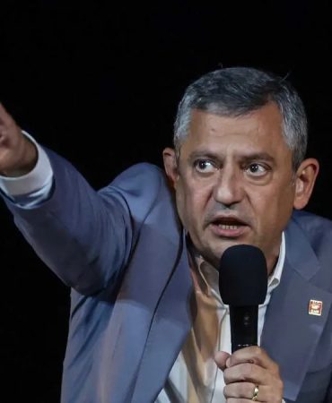 SON DAKİKA… Özgür Özel A Haber’i hedef gösterdi! Muhalefetin tehdit siyasetine tepki yağdı: Yerli ve milli medya konforlarını bozdu!