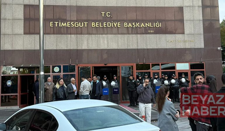 SON DAKİKA… Etimesgut Belediyesi'ne yolsuzluk operasyonunda çarpıcı detaylar! Ruhsat işlemleri için 2 milyon TL istemişler: Erdal Beşikçioğlu’nun koruması…