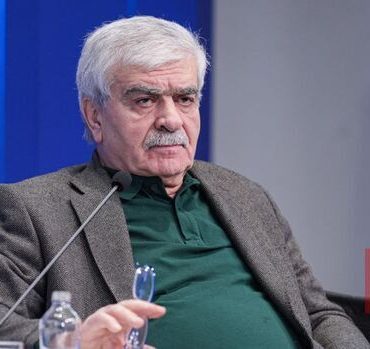 Cevat Özkaya hayatını kaybetti