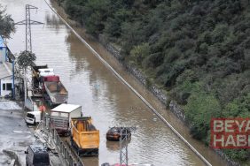 İstanbul'un göbeğinde skandal görüntü: Sel felaketinin ardından ortaya çıktı! Binaların altından...