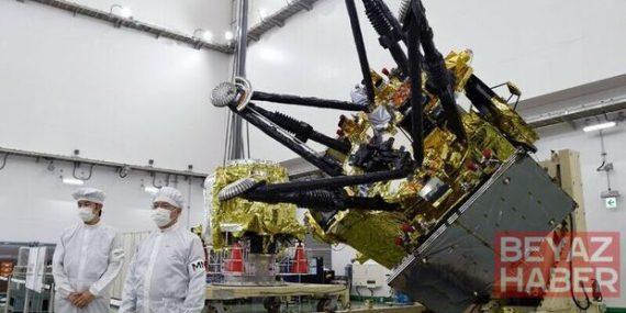 Mars'ın gizemli uydusunu keşfedecek