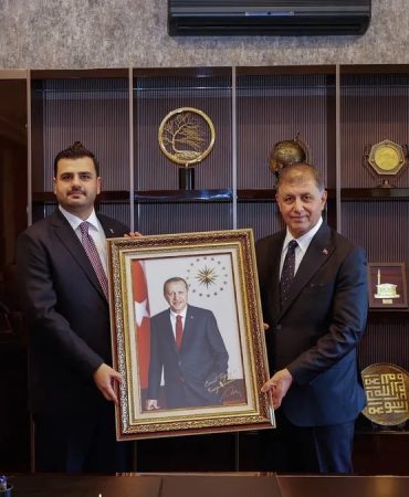 AK Parti Genel Sekreteri Eyyüp Kadir İnan’dan Özgür Özel’e sert tepki: Belediye başkanların senin hukuksuz taleplerinden bıktı!