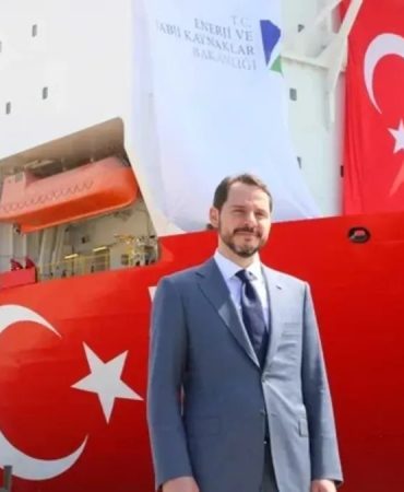 SON DAKİKA… Berat Albayrak’ın vizyonu Türkiye’ye çağ atlattı! Milli enerjide tarihi gün: Osman Gazi Karadeniz’e uğurlandı