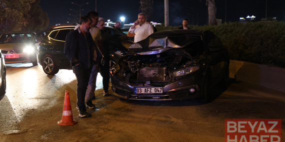 İzmir'de zincirleme kaza: 7 otomobil ve 1 motosiklet birbirine girdi