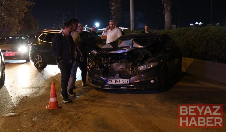 İzmir'de zincirleme kaza: 7 otomobil ve 1 motosiklet birbirine girdi