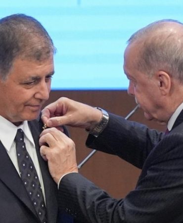 Cemil Tugay’dan geri vites: Tunç Soyer davasındaki tavrını değiştirdi