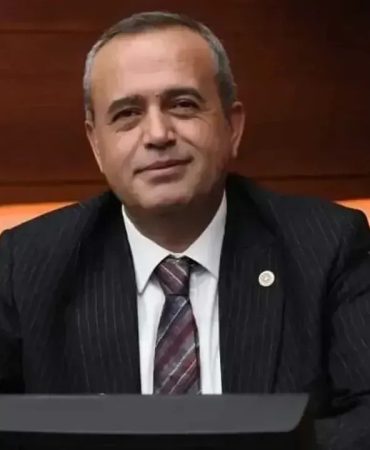 Deva Partili vekil istifa etti; Yeni Yol'un Meclis'teki grubu düştü!
