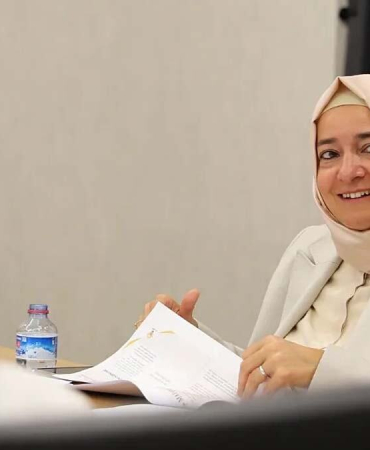 Belediye bursuyla okuyan Fatma Betül Sayan Kaya, tapu zengini çıktı!