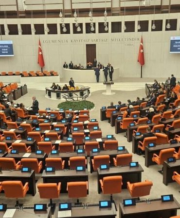 Fon teklifinde ilk 5 madde kabul edildi: Muhalefetten ödeme uyarısı