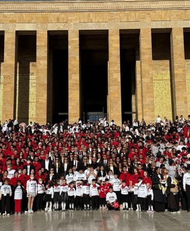 LÖSEV'den Anıtkabir'e dev ziyaret: 100 bin kişi katıldı