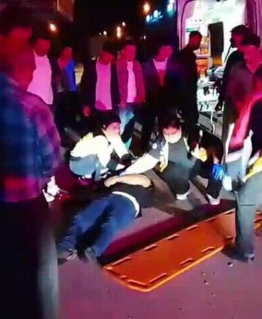 Otomobil park halindeki kamyonete çarptı: 2 yaralı