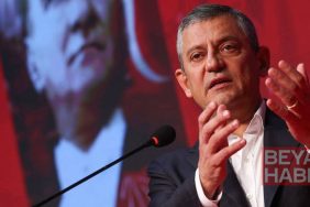 Özgür Özel'den Cemil Tugay hakkında çarpıcı sözler: Perişan olmuş, izmarit olmuş