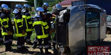 Isparta'da çekici ve minibüs çarpıştı: 17 yaralı