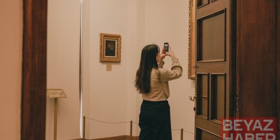 Pera Müzesi'nde Türkçe işaret diliyle ücretsiz sergi turları   
